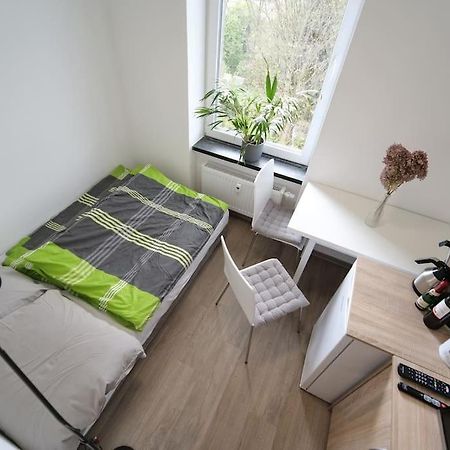 Preiswertes Modernes Gaestezimmer In Aue Bad-Schlema Exterior foto