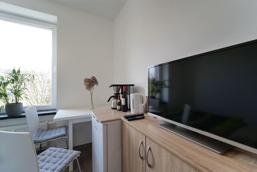 Preiswertes Modernes Gaestezimmer In Aue Bad-Schlema Exterior foto
